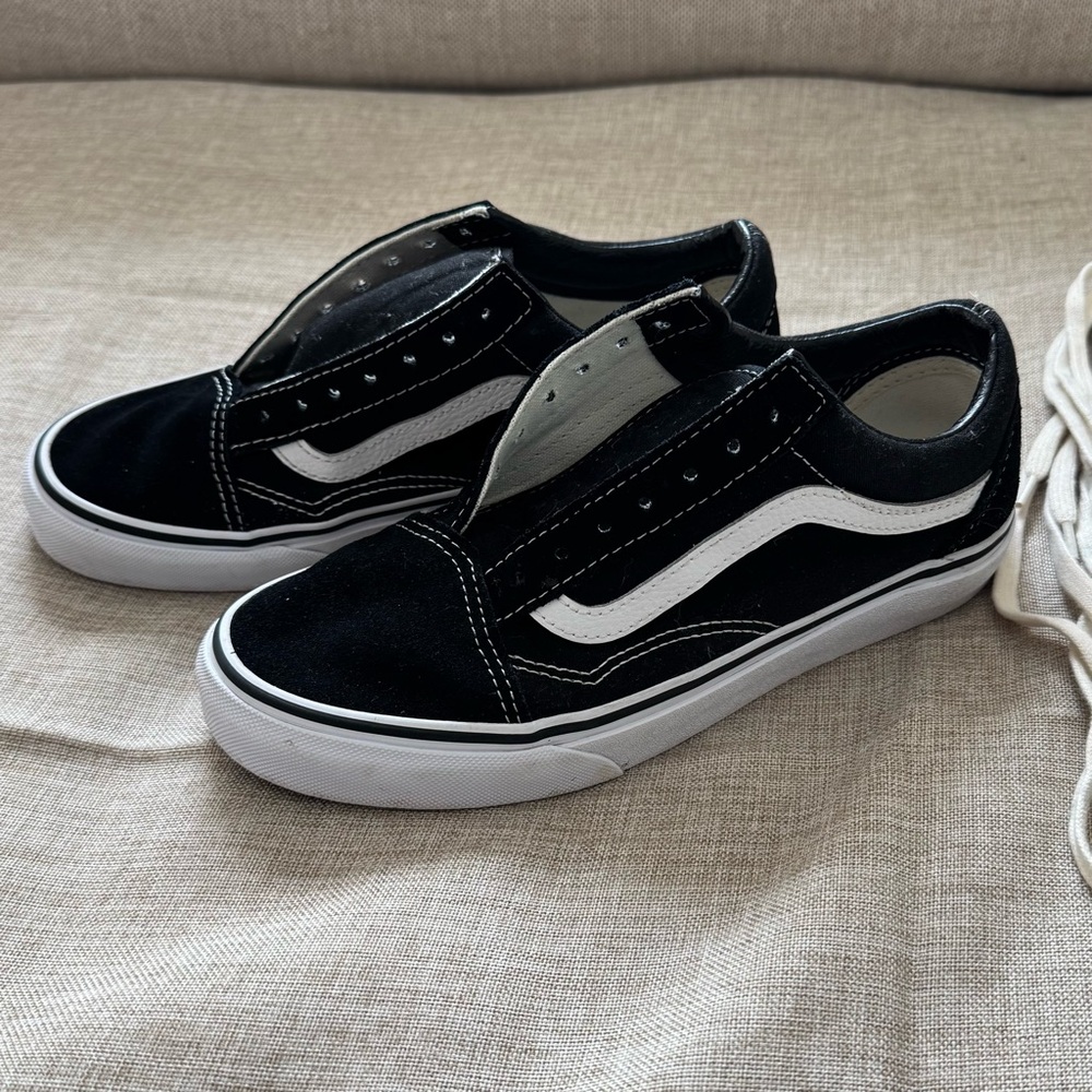 Black and White Vans Old Skool size M5 W6.5